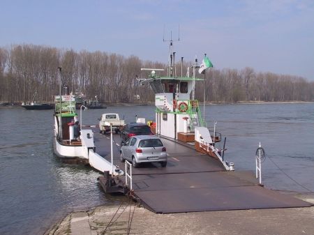 Rheinfähre Neuburgweier