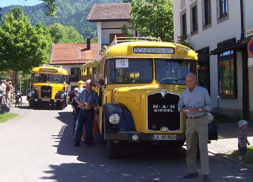 MAN-Haubenpostbusse in Lenggries