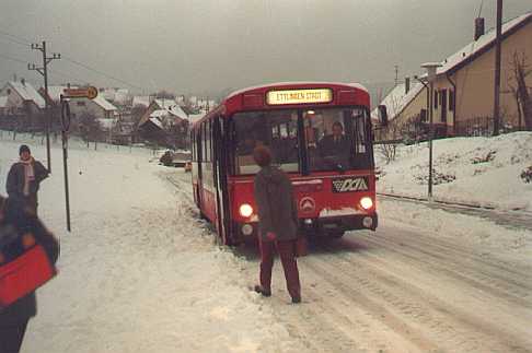 Bus im Winter in Völkersbach