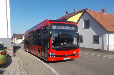 Elektrobus der Firma FMO auf der Linie 101 an der Haltestelle Vlkersbach Lamm