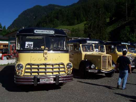 Abschlu in Viehhofen: Postbus-Oldtimer