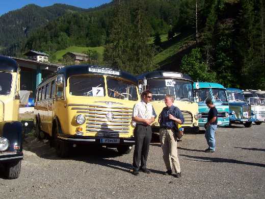Abschlu in Viehhofen: Postbus-Oldtimer