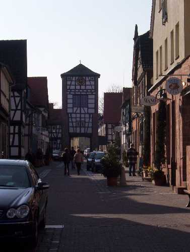Altstadt von Dreieichenhain mit Obertor