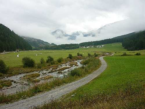 Palü dals Lais in Richtung Fuldera-Daint