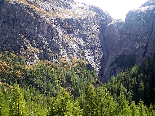 Blick von unten in die Uinaschlucht