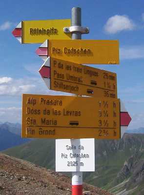 Wegweiser der B&uuml;ndner Wanderwege