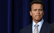 Arnold Schwarzenegger mit betretener Mine (Bild: Reuters)