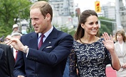 Prinz William und Catherine winken. (Bild: REUTERS)